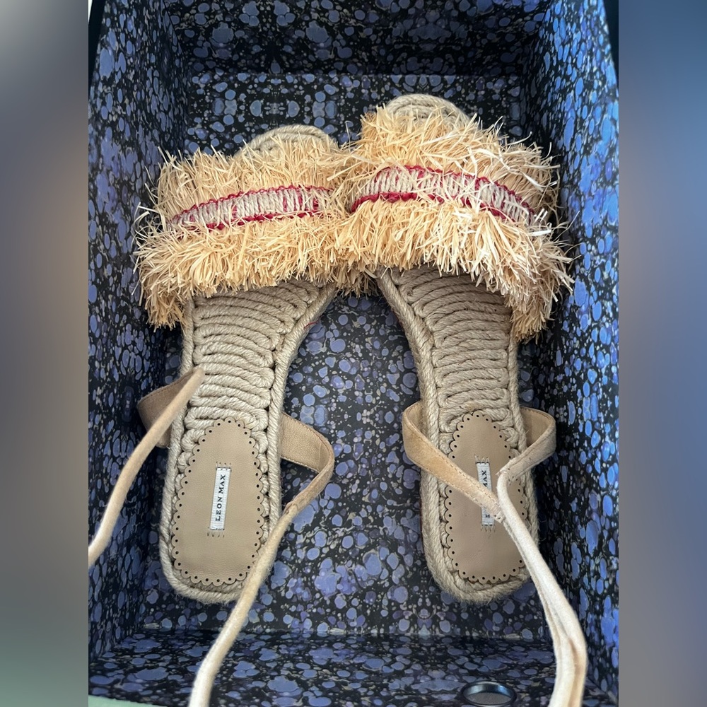 Leon Max sandals - size 6 1/2